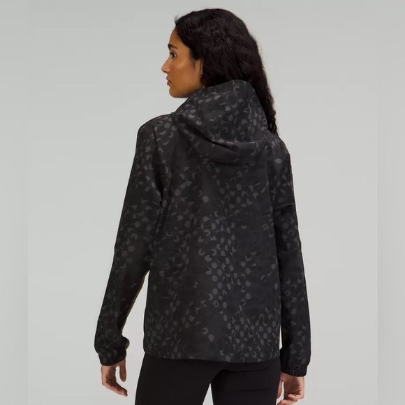 Lululemon Water Repellant Jacket - Picture 8 of 12